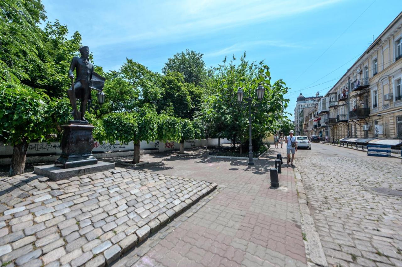 Уютная Квартира Недалеко От Дерибасовской Odesa Exterior photo